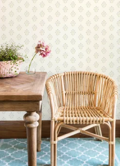 Chesapeake Kinfolk Kova Floral Crest Wallpaper - Yellow