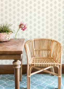 Chesapeake Kinfolk Kova Floral Crest Wallpaper - Aquamarine