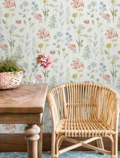 Chesapeake Wildflower Bergamot Wallpaper - Multicolor