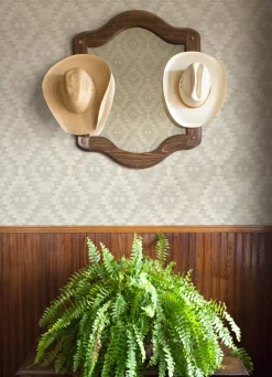 Chesapeake Yellowstone Montana Wallpaper - Bone