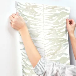 Formations Leaf Column Wallpaper - Green & White