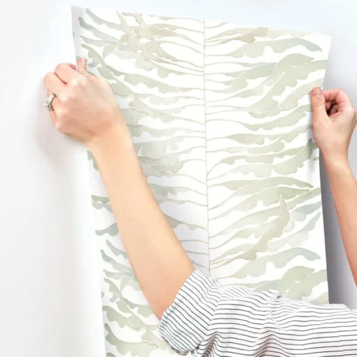 Formations Leaf Column Wallpaper - Green & White