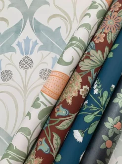 Ronald Redding Arts & Crafts Plume Dynasty Wallpaper - Red