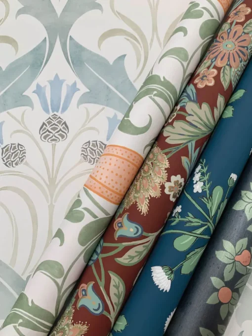 Ronald Redding Arts & Crafts Plume Dynasty Wallpaper - Red