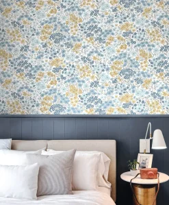 Westbury Forest Ditsy Daisies Wallpaper - Light Blue