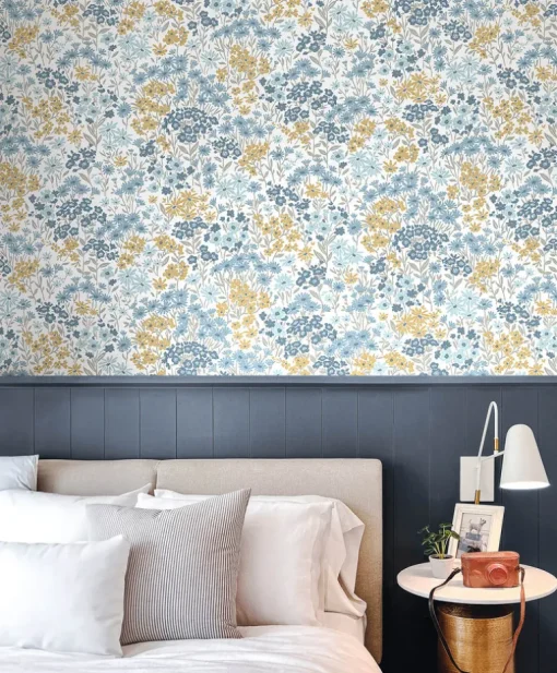 Westbury Forest Ditsy Daisies Wallpaper - Light Blue